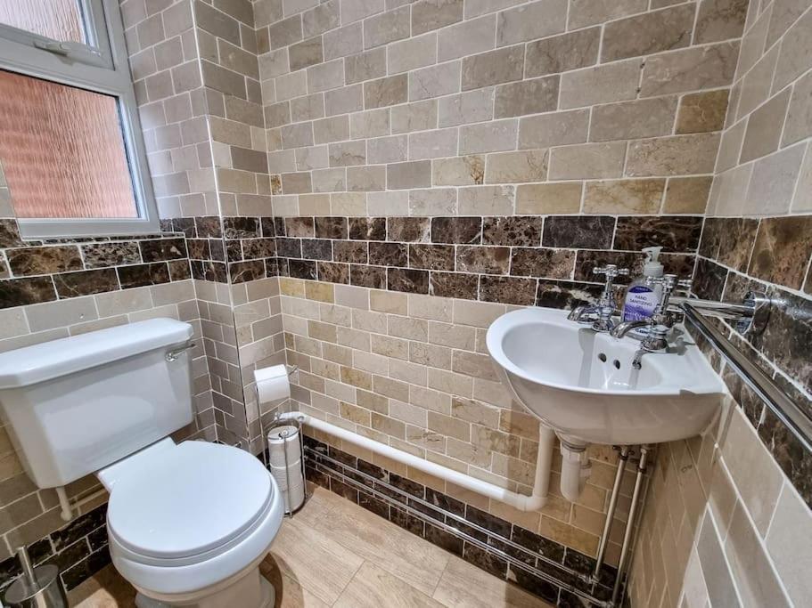 Stunning Family Home Close To The City Centre Manchester Extérieur photo